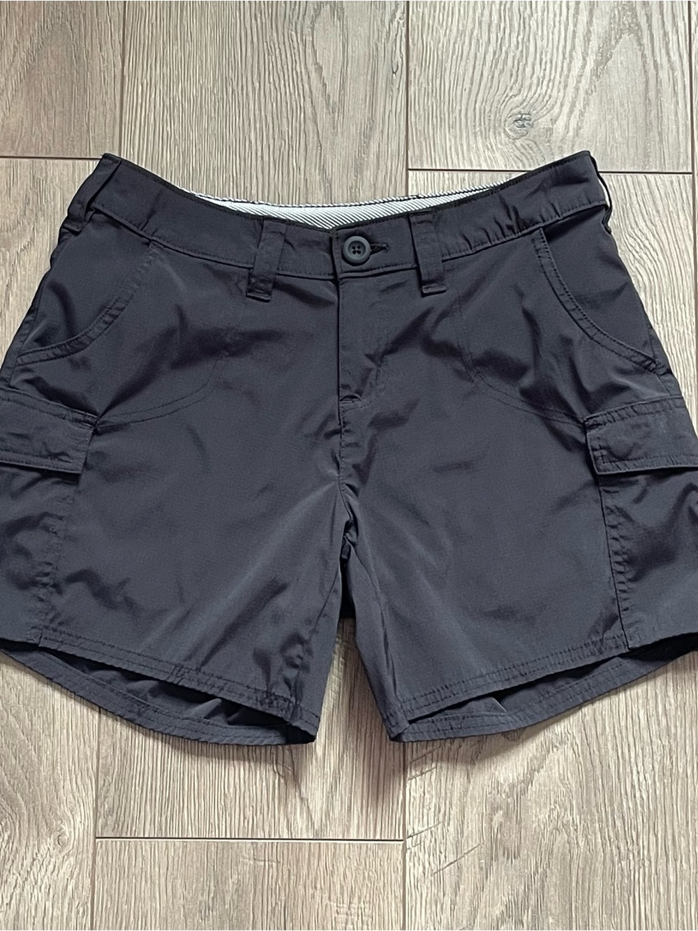 World Wide Sportsman Women’s Size 2 Black Offshore Cargo Fishing Shorts